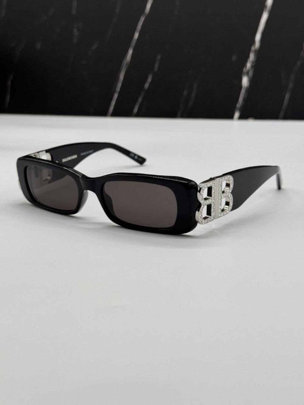 NEW BALENCIAGA BB0096S 017 BLACK RECTANGLE UNISEX SUNGLASSES BALENCIAGA EYEWEAR - Picture 3 of 9